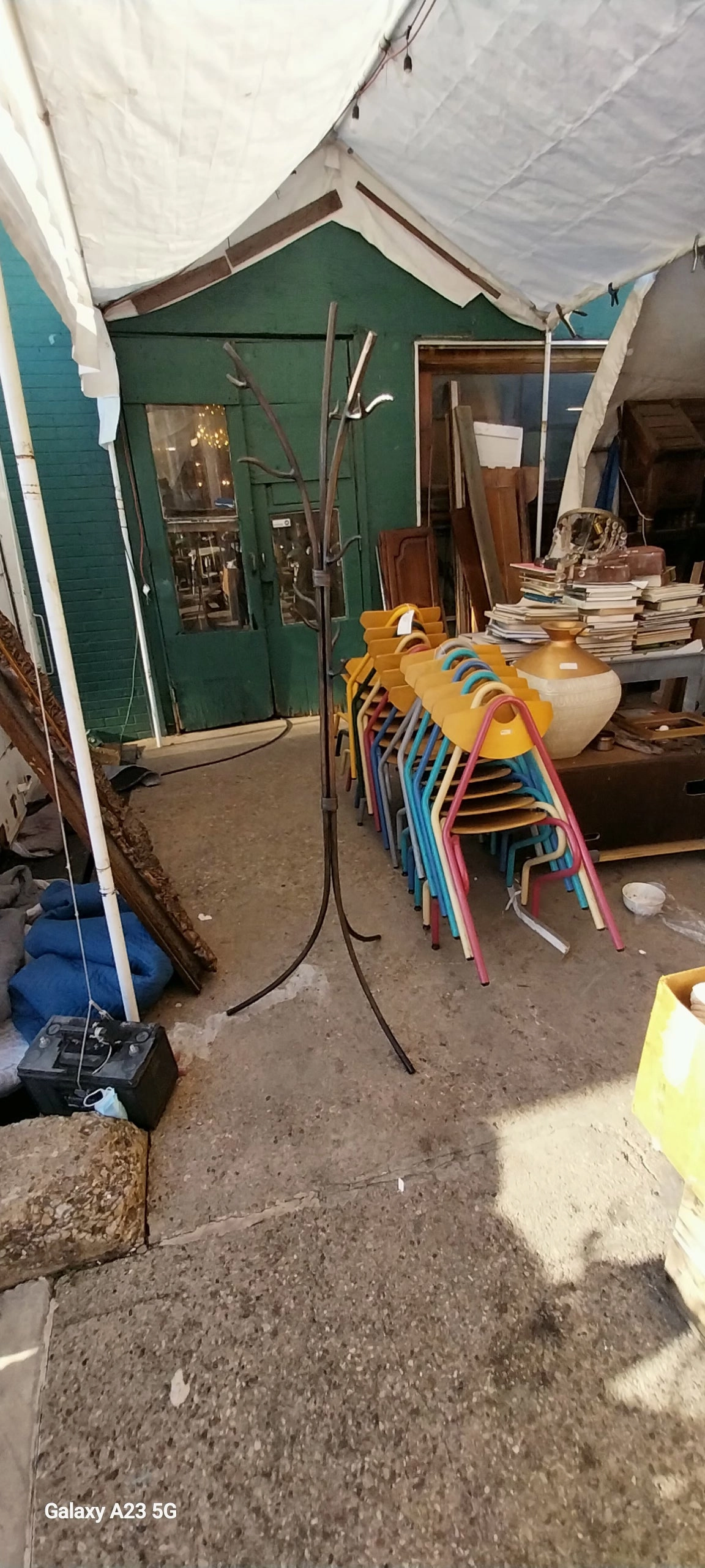 TREE SHAPED IRON HAT RACK